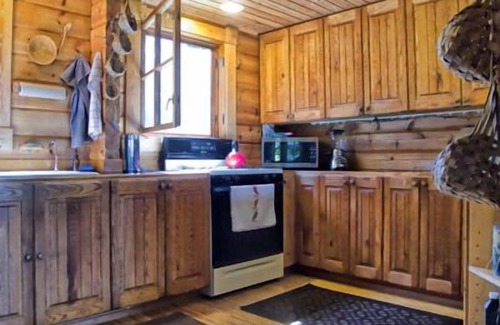 Huelo Ski Chalet | Oceanfront Scandinavian Chalet with Hot Tub & Spa Retreat