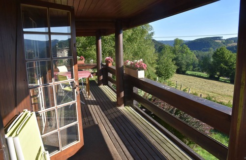 Harre Ski Chalet | Scandinavian Chalet: Embrace Nature with Spa & Hot Tub