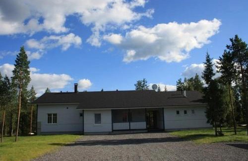 Vikajarvi House | Explore Scandinavian Dream Cottages in Rovaniemi Today!