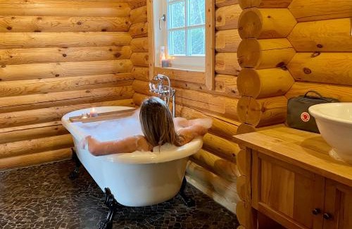Municipality of Rijssen-Holten Ski Chalet | Scandinavian Lodges: Pet Friendly with Hot Tub & Breakfast