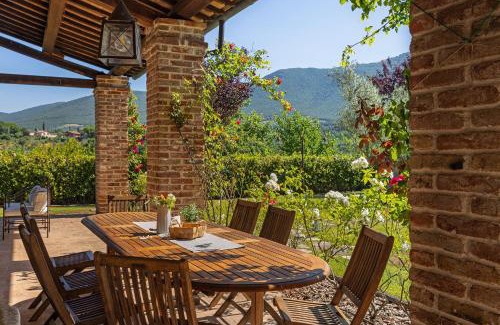 Tenaglie Villa | Scappo in Umbria, casale della quiete