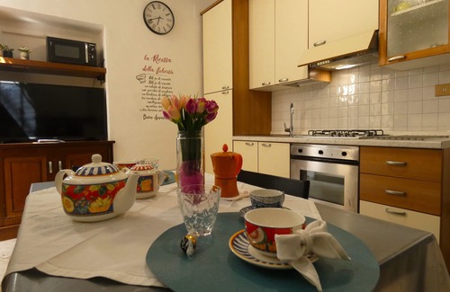 Amelia Apartment | Escape to CasaLina in Beautiful Umbria with Spa & Breakfast