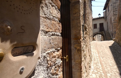 Amelia Apartment | Escape to CasaLina in Beautiful Umbria with Spa & Breakfast