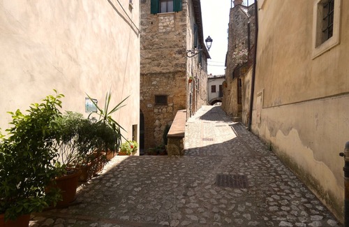 Amelia Apartment | Escape to CasaLina in Beautiful Umbria with Spa & Breakfast