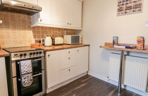 Driffield House | Cozy Scarborough Cottage: Pet-Friendly Stay with Open Fire