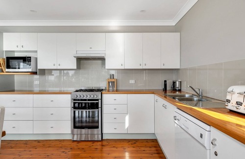 Hyams Beach House | Oceanfront Escape at Scarborough, Hyams Beach - Rated 9.2
