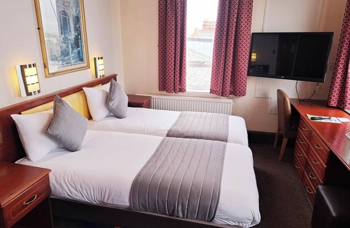 Southport Hotel | Explore Scarisbrick Hotel: Family-Friendly with Great Amenities