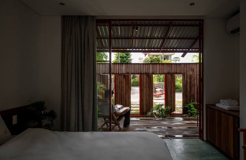 Huong Tra Hotel | Scarlet Pavilion Homestay