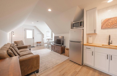 Austin Apartment | Scarlet Ridge Retreat | Near Wineries & DT Austin!