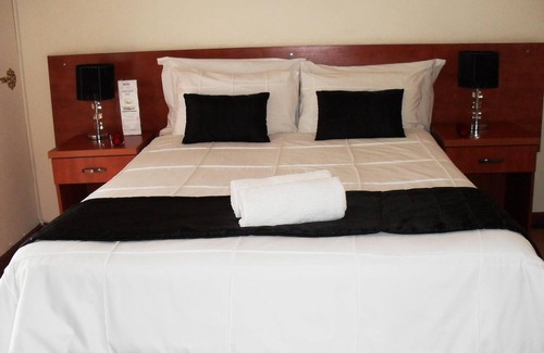 Maseru House | Convenient Scenery Guesthouse Near Stadium with Family Dining