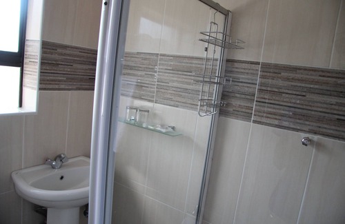 Maseru House | Convenient Scenery Guesthouse Near Stadium with Family Dining