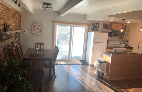 Twin Lakes Cabin | Idyllic 3-Bedroom Cabin with Hot Tub & Lake Views