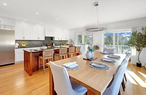 Dartmouth House | Relaxing Waterfront Retreat with Dock, Kayaks & Spa Access