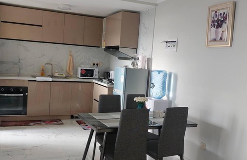 Kisumu Apartment | Scenic Apartment with Pool Overlooking National Park
