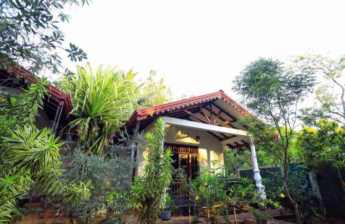 Sigiriya Cabin | Cozy Cottage Sigiriya: Pet-Friendly Retreat for Families