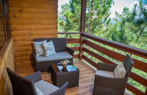 Jarabacoa Ski Chalet | Romantic 2 Bedroom Retreat with Jacuzzi & Pool Access