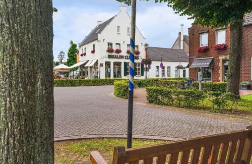Grubbenvorst House | Idyllic Holiday Home in Grubbenvorst by River Maas