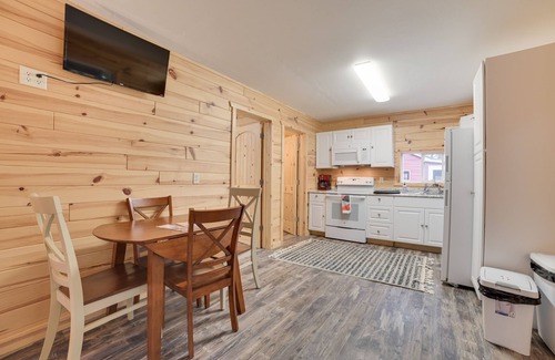 Oscoda Cottage | Tranquil 'Evan's Hideaway' Steps from Lake Huron!