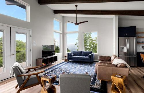 Ridgeway House | Scenic Getaway Cabin w/Fire Pit, Deck & Panoramic Views in Martinsburg, WV
