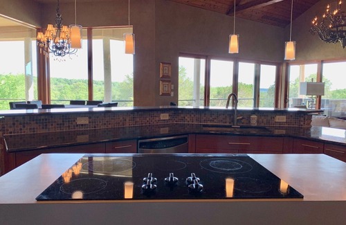 New Braunfels House | Stunning Hill Country Retreat with Spa and Scenic Views