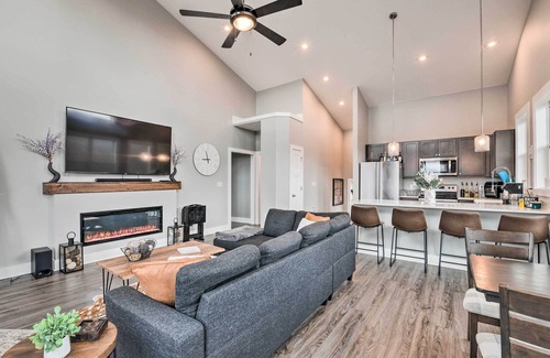 Sylva Cabin | Idyllic Hillside Cabin in Sylva with Hot Tub & Scenic Views