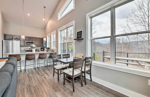 Sylva Cabin | Idyllic Hillside Cabin in Sylva with Hot Tub & Scenic Views