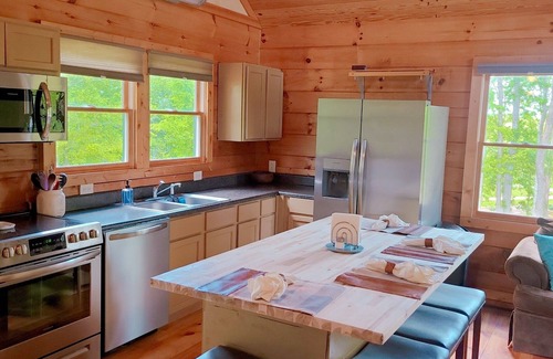 Olivehill Cabin | Idyllic Hilltop Cabin on TN River with Breathtaking Views