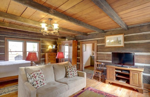 Hot Springs Apartment | Scenic Hot Springs Retreat Near Appalachian Trail!