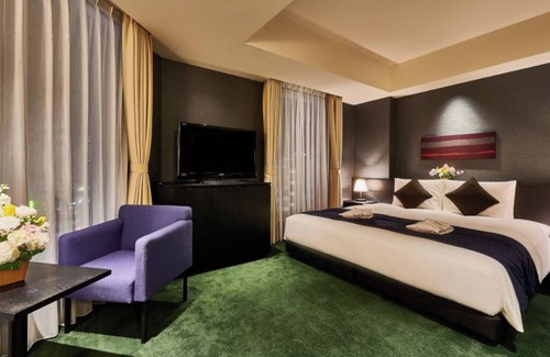 Nishiasakusa Hotel | Scenic King Smoking hotel with AC, fitness room in charming Taito City