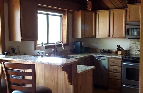 Lake Toxaway Condo | Relax at Scenic Overlook - Toxaway Falls with Pool & Breakfast