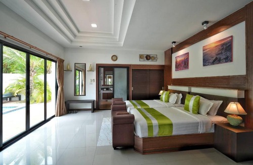 Huai Yai Hotel | Elegant Pool Villa at Scenic Resort in Pattaya