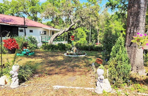 Webster House | Relaxing Getaway in Webster with Pool and Ocean Views