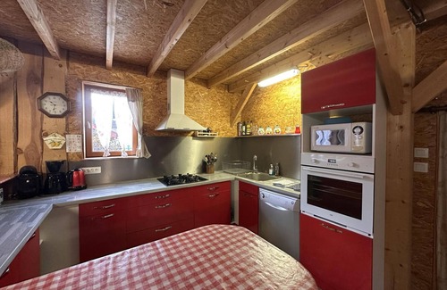 Vernusse Cottage | Gite Vernusse: Cozy 2-Bedroom Retreat with Pool & Spa