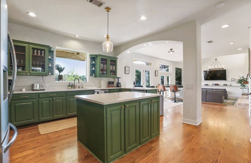 Oak Shores On Lake Austin House | Scenic Retreat - Pools - Lake - Trails - Sleeps 16