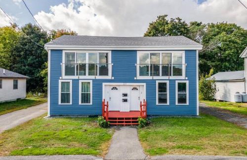 Costigan Apartment | Riverside Retreat - 4 BD with Parking & Family-Friendly Amenities