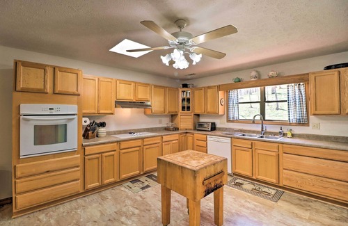 Norfork House | Idyllic Riverview Retreat with Spa & Screened Porch