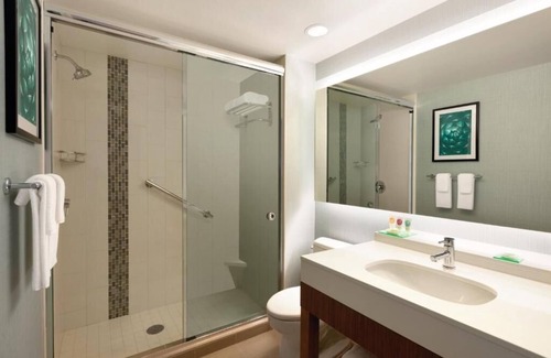 Page Hotel | Scenic Room | Breakfast Included | Swimming Pool | Fitness Center