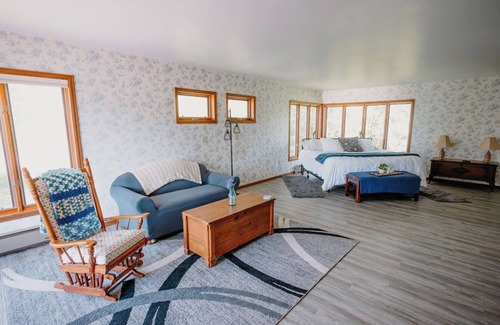 Jim Falls Other | Inviting Farmhouse Retreat for Up to 20 Guests with Pool