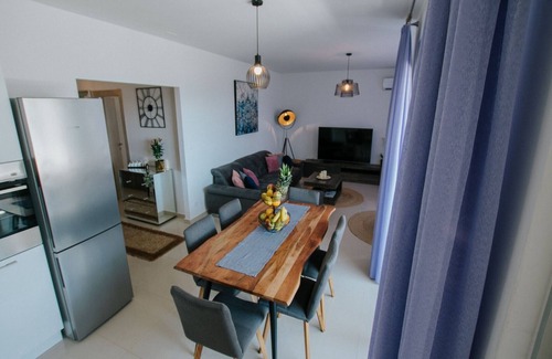 Seget Donji Apartment | Scenic Sea View Apartment Trogir - Two Bedroom Apartment with Balcony and Sea View
