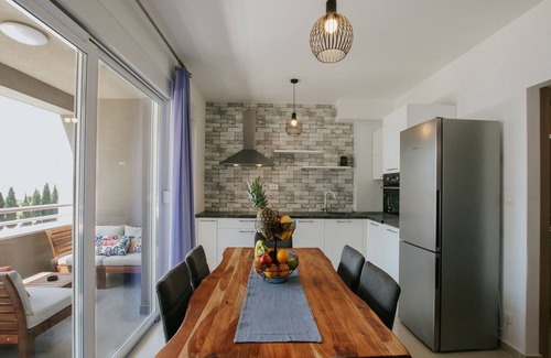 Seget Donji Apartment | Scenic Sea View Apartment Trogir - Two Bedroom Apartment with Balcony and Sea View