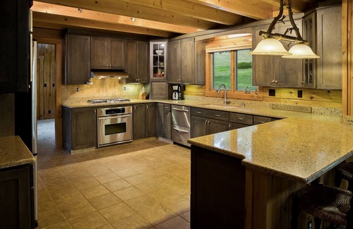 Allegheny Township Cabin | Tranquil Escape at Mountain Ridge Retreat with Spa & Breakfast
