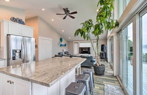 Allyn House | Serene North Bay Escape with Ocean Views & Spa Amenities