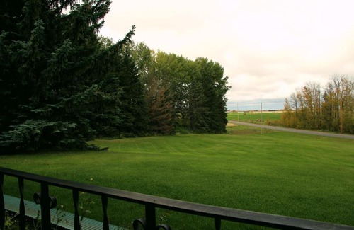 Beaumont Villa | Perfect Retreat for Family Gatherings - Pet Friendly Amenities