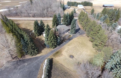 Beaumont Villa | Perfect Retreat for Family Gatherings - Pet Friendly Amenities