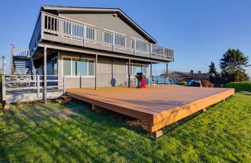 Northeast Tacoma Apartment | Inviting Tacoma Apartment with Deck and Fire Pit Awaits