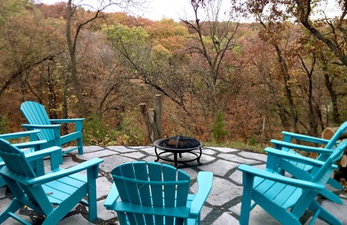 Panora House | Experience Scenic Treetop Views at Lake Panorama Resort