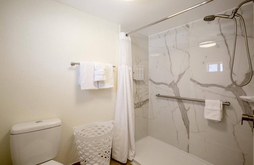 West Sedona Hotel | Stylish Double Queen with Scenic Views in Sedona Boutique Hotel