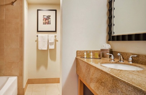 Berkeley Hotel | Relaxing Units with Scenic Views Near Aquarium of the Bay