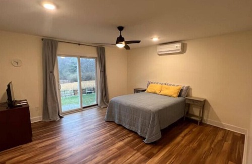 Blacksburg Apartment | Explore Scenic Views and Nature Trails at VT Hotel