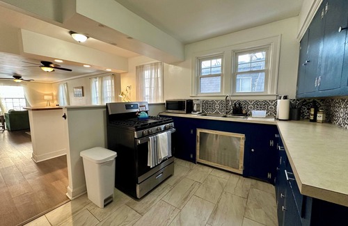 Ecorse Apartment | Scenic Waterfront Escape with Ocean View and Free Parking